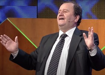 “Mjeshtri i Madh”, Muharrem Hoxha feston sot ditëlindjen, ja sa vjeç mbush ai…