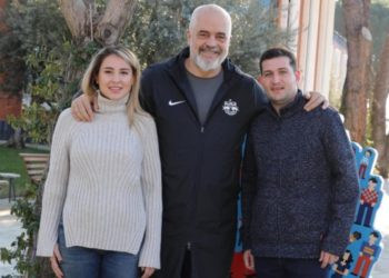 Rama takohet me Arbër Hajdarin dhe Vlerën: Së shpejti këtu do të ngrihet e qendra më e madhe…