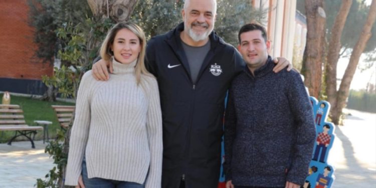 Rama takohet me Arbër Hajdarin dhe Vlerën: Së shpejti këtu do të ngrihet e qendra më e madhe…