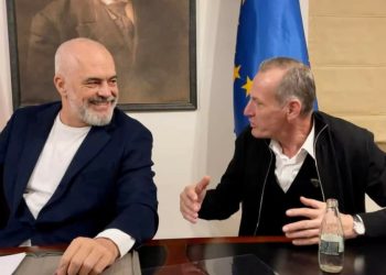 “Shkodra na bashkon”/ Rama ZYRTARIZON bashkimin me Agron Çelën, deputeti braktisi Metën…