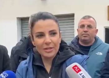 Tërmeti i mbrëmshëm, Balluku zbret në terren: Jemi pranë qytetarëve! Numri i banesave…