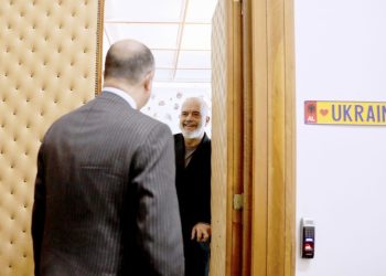 Rama takohet me ambasadorin e OSBE, ja detaji i veçantë që ra në sy pranë zyrës së tij…