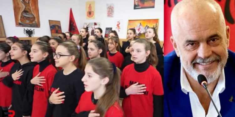 Me Himnin e Flamurit që këndohet në shkolla, Rama përkujton 555-vjetorin e vdekjes së Skënderbeut…