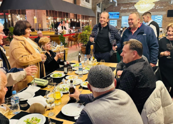 “Kombinatin e Sheqerit” në Maliq e hapin ish punonjësit. Gjergj Luca në objektin madhështor ka…