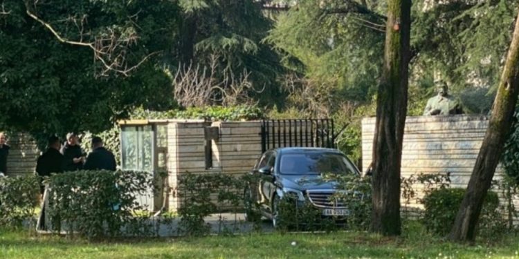 Ditët e para të vitit të ri nisin me zhvillime/ Rama mbledh ministrat te “Vila 30”, çfarë pritet të diskutojnë…