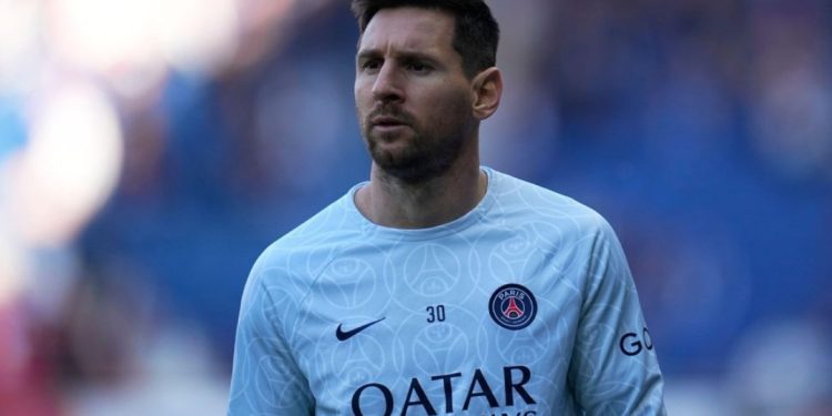 Siç i takon një kampioni, super pritja e PSG-së për Messin në stërvitje…
