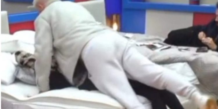 Iu hodh sipër Kiarës, këngëtarja “SHPËRTHEN” ndaj Luizit: Do t’i zgurdulloja sytë pervers…