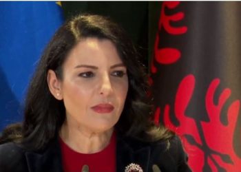 Ndryshim i rëndësishëm në Shqipëri/ Balluku jep lajmin: Nuk do të ketë më faturistë për sahatin…