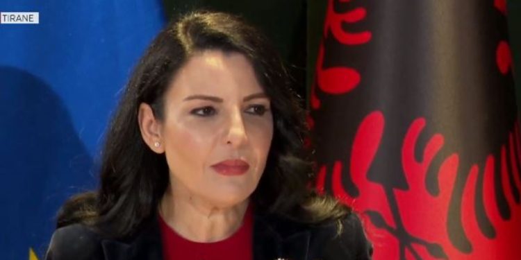 Ndryshim i rëndësishëm në Shqipëri/ Balluku jep lajmin: Nuk do të ketë më faturistë për sahatin…