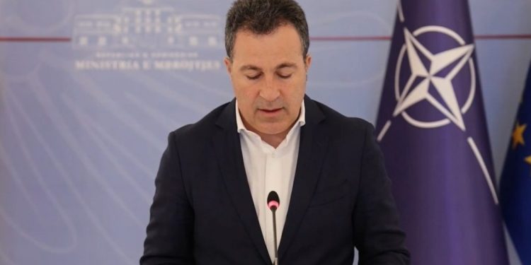 “Janë pranë pikës kritike”/ Situata nga reshjet, Peleshi tregon situatën në terren…