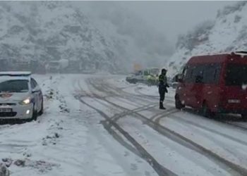 Dëbora bllokon aksin e ri Kombëtar, Policia: Kujdes! Nga duhet të kalojnë shoferët…