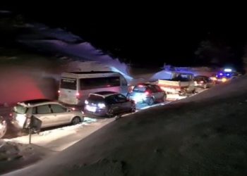 Moti i keq, 200 mjete të bllokuara prej 5 orësh në Rrugën e Arbrit…