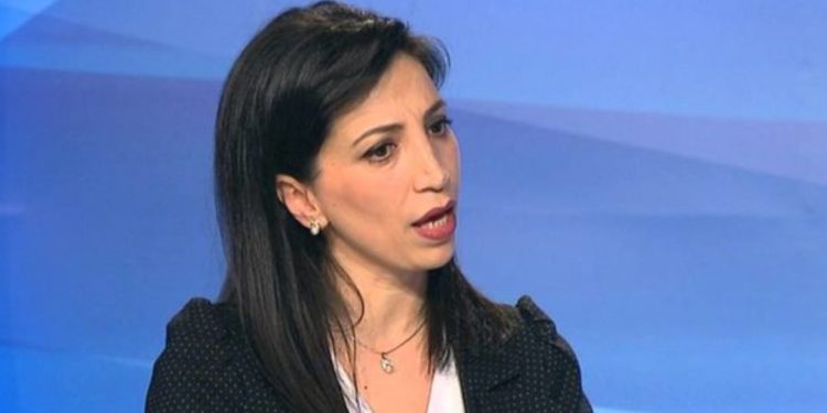 Përmbytjet/ Ministrja Kushi e zbulon: Shkollat pushim në këtë zonë! Të hënën…