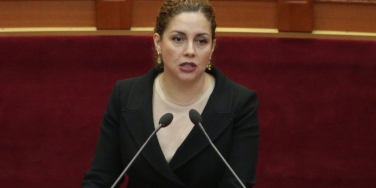 Gjykata Kushtetuese merr vendimin për mandatin e Olta Xhaçkës, “rrëzon” Berishën dhe…