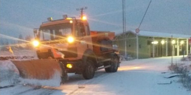 Përkeqësimi i moti/ Dëbora “zbardh” edhe Kukësin, ja si paraqitet situata në veri…