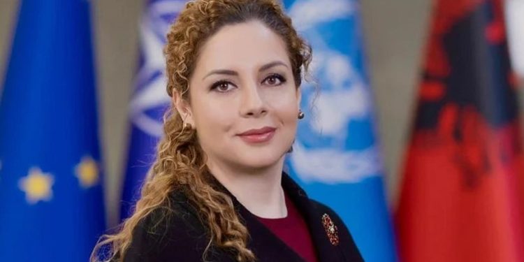 Ditë historike/ Ministrja Xhaçka njofton vendimin e Shqipërisë: Pas 30 vitesh, hapim…