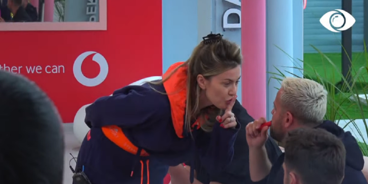 “Po e kruan shumë, po të sheh burri”/ Degradon sherri mes Oltës dhe Luizit: Merru me…