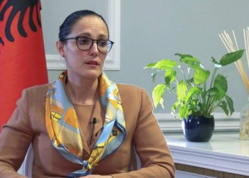 Ministrja Ibrahimaj jep lajmin: Bordi i naftës do të pezullohet, tregu do të…