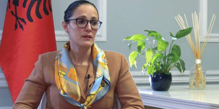 Ministrja Ibrahimaj jep lajmin: Bordi i naftës do të pezullohet, tregu do të…