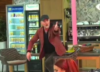 Të gjithë kundër tij! Genti nuk përmban më nervat, kapet keq me Ronaldon: Kush jeni ju të…