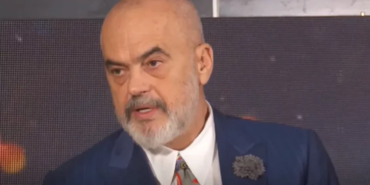“Brenda pranverës”/ Rama jep lajmin fantastik: Ndërtojmë 3 stadiume të reja, në këto qytete…