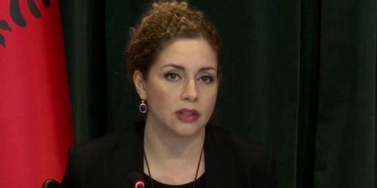 Xhaçka reagon pas deklaratës së ministrit britanik për shqiptarët: E tronditur, gjuhë e turpshme…
