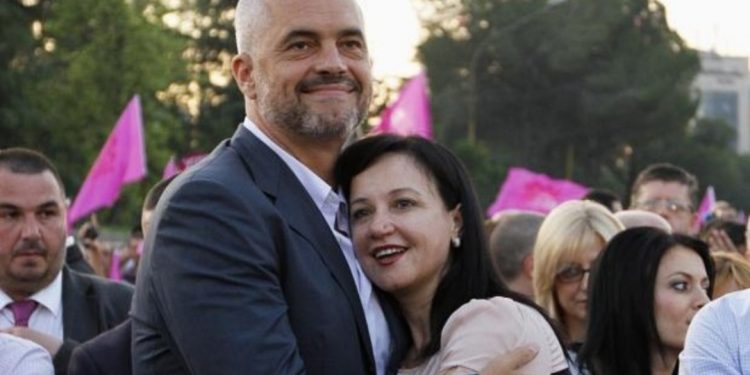 Linda Rama do aktivizohet në politikë? Gruaja e Kryeministrit jep përgjigjen e papritur…
