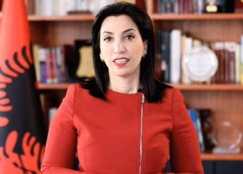 Ministrja Kushi jep lajmin e mirë për ata që duan të punojnë në mësuesi, nxjerr urdhërin e ri…
