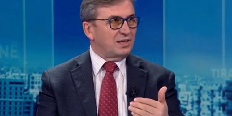 “Shoferi i autobusit uli kokën mbi timon”/ Brataj tregon çfarë ndodhi gjatë aksidentit masiv…