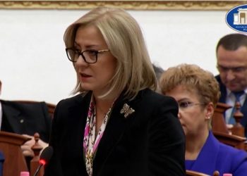 Kërkuan shkarkimin e Lindita Nikollës, sapo merret VENDIMI për kryeparlamentaren…