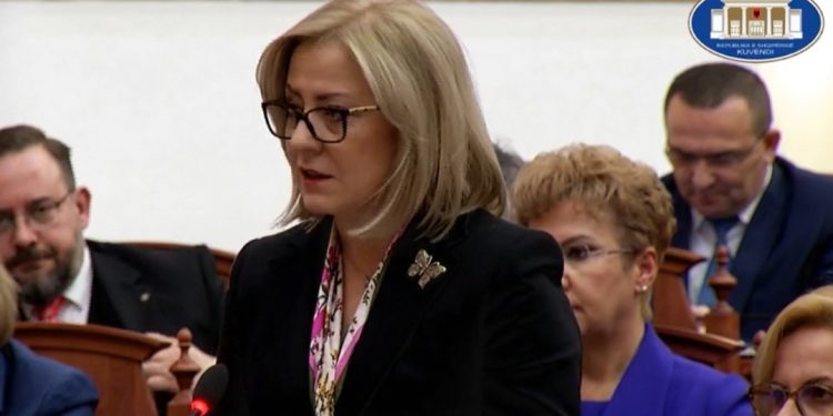 Kërkuan shkarkimin e Lindita Nikollës, sapo merret VENDIMI për kryeparlamentaren…