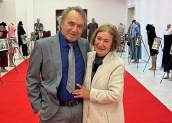 Ndarja nga jeta e Mimika Lucës/ Aktori Mevlan Shanaj “shpërthen” në lot: Ike dhe ti o….