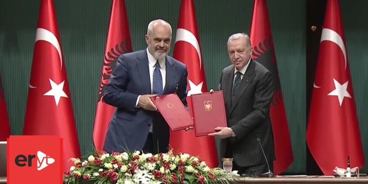 Rama i dërgon “skuadrën Shqiptare të ndihmës”, Erdogan në mbrëmje merr vendimin për…