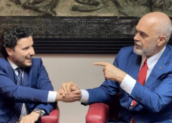 Për herë të parë/ Shqipëria dhe Mali i Zi mbledhje të përbashkët mes dy qeverive, firmosen…