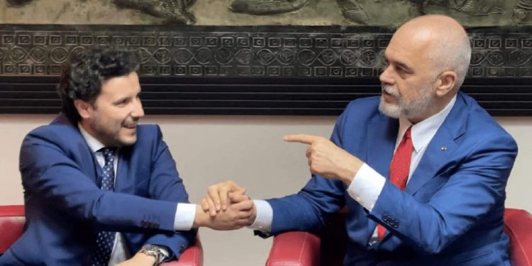 Për herë të parë/ Shqipëria dhe Mali i Zi mbledhje të përbashkët mes dy qeverive, firmosen…