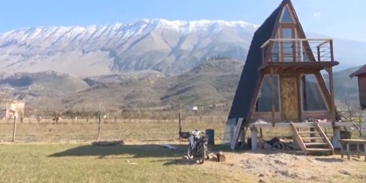 U hap bujtina e parë para 3 vitesh si eksperiment, ja çfarë ka ndodhur sot në…