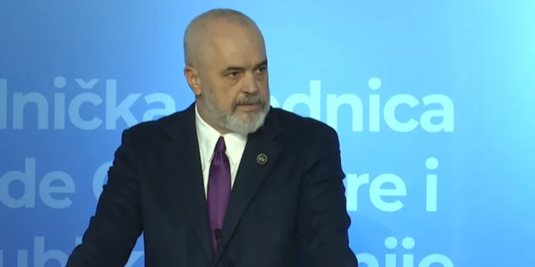Konferenca nis me probleme/ Rama nuk dëgjohet në sallë: Dhe unë të ndezur e kisha…