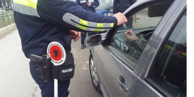 Ndryshim i madh në Shqipëri/ LAJM I MIRË për shoferët, ulje e madhe e gjobave nëse…