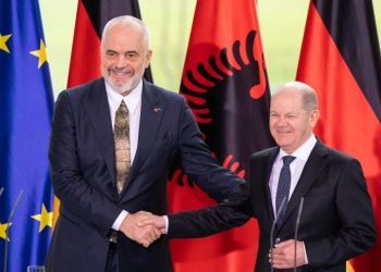 “Vendet e rajonit të na marrin shembull”, Rama: Të gjithë para drejtësisë…