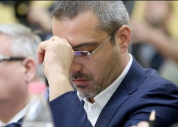 “Si nuk më prite?”/ Saimir Tahiri në zi, letër prekëse nga burgu për humbjen e njeriut të shtrenjtë…