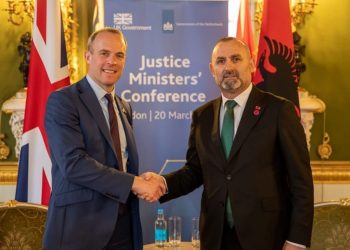 Ulsi Manja takohet me zv.kryeministrin britanik, zbulon për çfarë biseduan…
