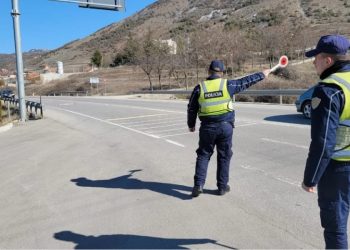Gjobisnin pabesisht shoferët/ Hiqen postblloqet e policisë në akset kryesore, lajm i mirë…
