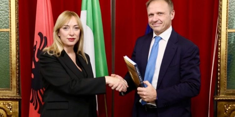 Shqipëria dhe Italia arrijnë marrëveshje të rëndësishme, zgjerohet eksporti për…