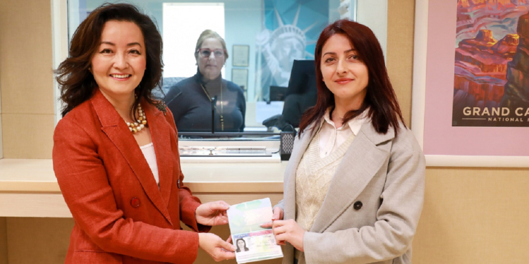 “Mijëra shqiptarë kanë marrë viza 10-vjeçare”, Yuri Kim ka një porosi për Shqiptarët…