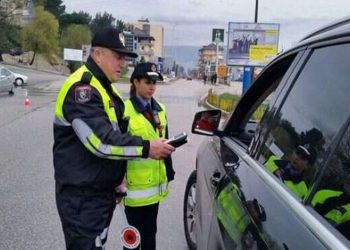 Ndryshimet në Kodin Rrugor/ Zgjatet vlefshmëria e patentës, shoferët e rinj u ndalohet që…