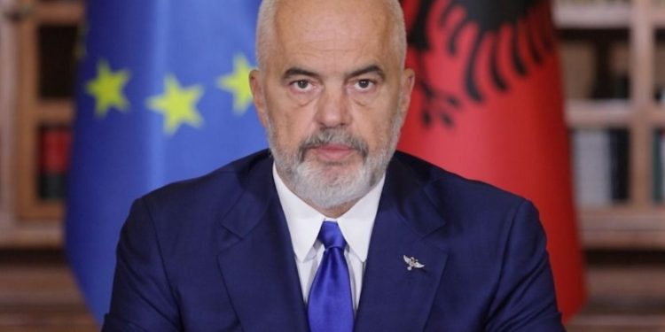 Sot ditë e veçantë/ Kryeministri Rama e nis ndryshe mëngjesin e sotëm: Përulem para jush…