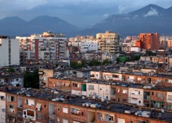 123 mijë pallate banimi në “dorën e qeverisë” nëse do të shkatërrohen, ankth për….