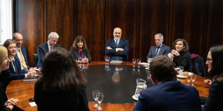 Rama nga Londra jep lajmin e mirë për Shqiptarët: Të krijojmë “Task Forcë” për…