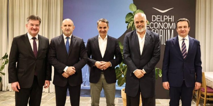 Prej dy ditësh Rama është larguar nga Shqipëria, ditën e sotme shfaqet në…