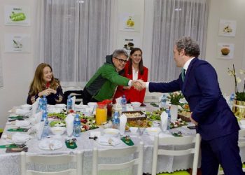 Gjest gjembullor i socialistit/ I zgjat dorën rivalit Bardh Spahisë: Një mundësi për…